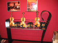 Three Stevan Rakić's violins on Cremona Mondomusica 2008 exhibition