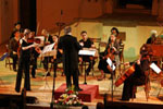 Muzičari orkestra i solistkinja na koncertu U čast instrumentu 2005